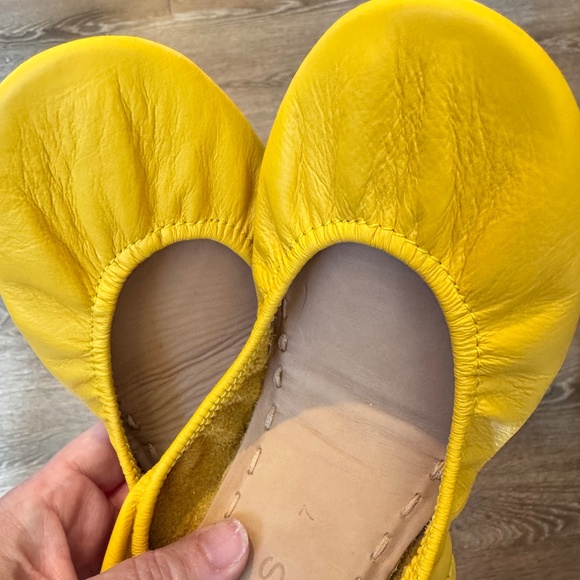 Tieks - Yellow / Size 7 / NO box or flower - Picture 1 of 3
